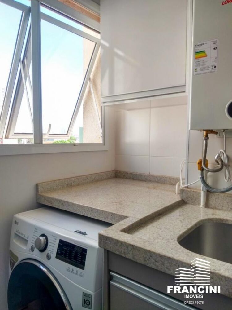 Apartamento à venda com 2 quartos, 65m² - Foto 2