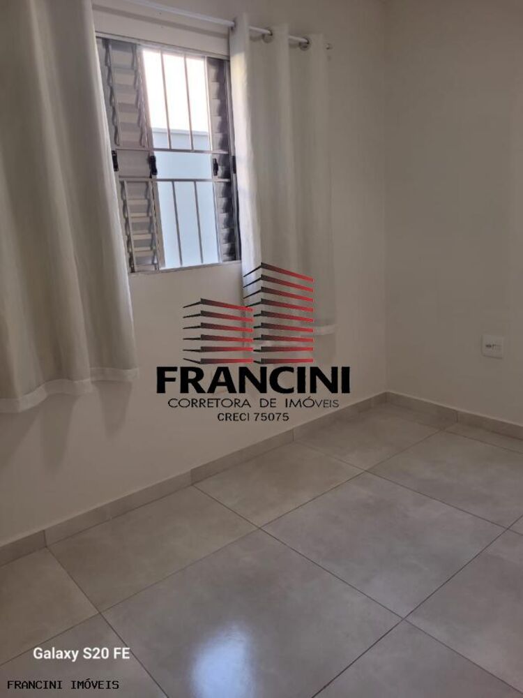 Casa à venda com 3 quartos, 108m² - Foto 4