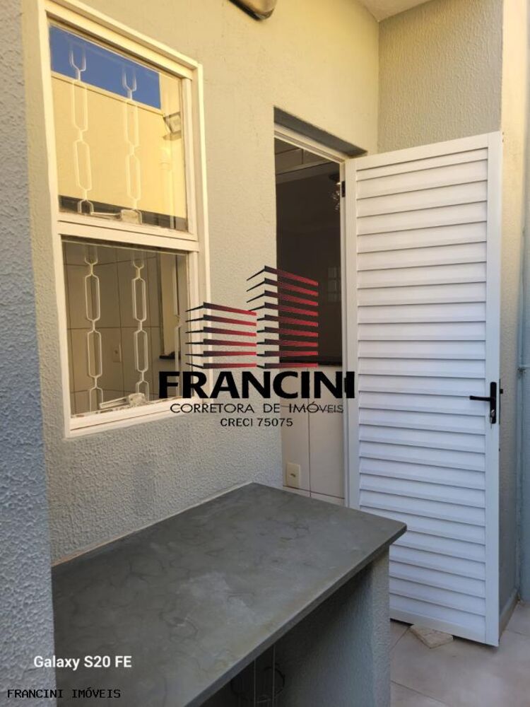Casa à venda com 3 quartos, 108m² - Foto 8