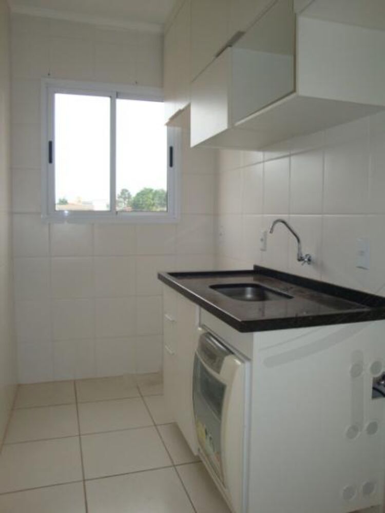 Apartamento à venda com 2 quartos, 72m² - Foto 2