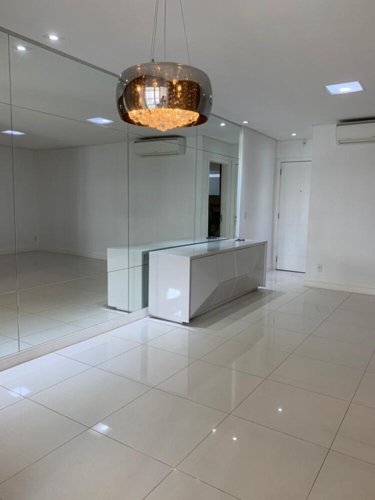 Apartamento à venda com 3 quartos, 115m² - Foto 2