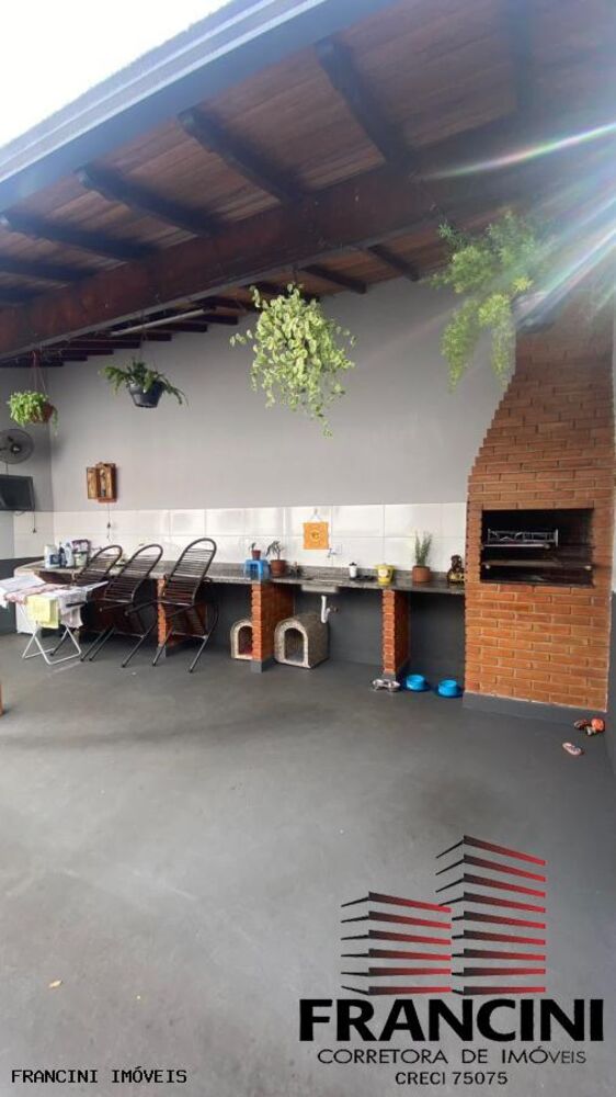 Casa à venda com 3 quartos, 250m² - Foto 14