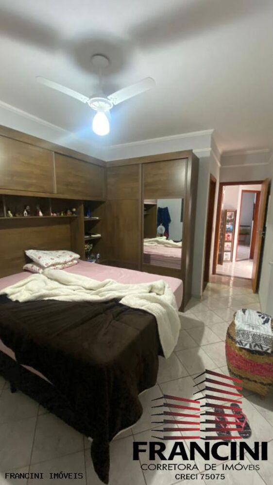 Casa à venda com 3 quartos, 250m² - Foto 9