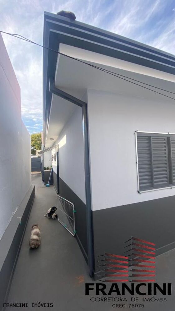 Casa à venda com 3 quartos, 250m² - Foto 3
