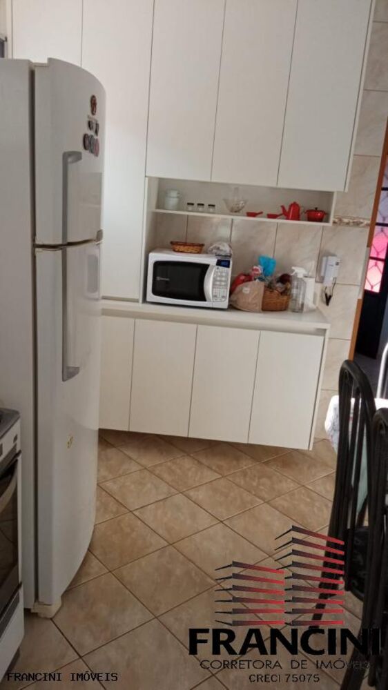 Casa à venda com 3 quartos, 250m² - Foto 5