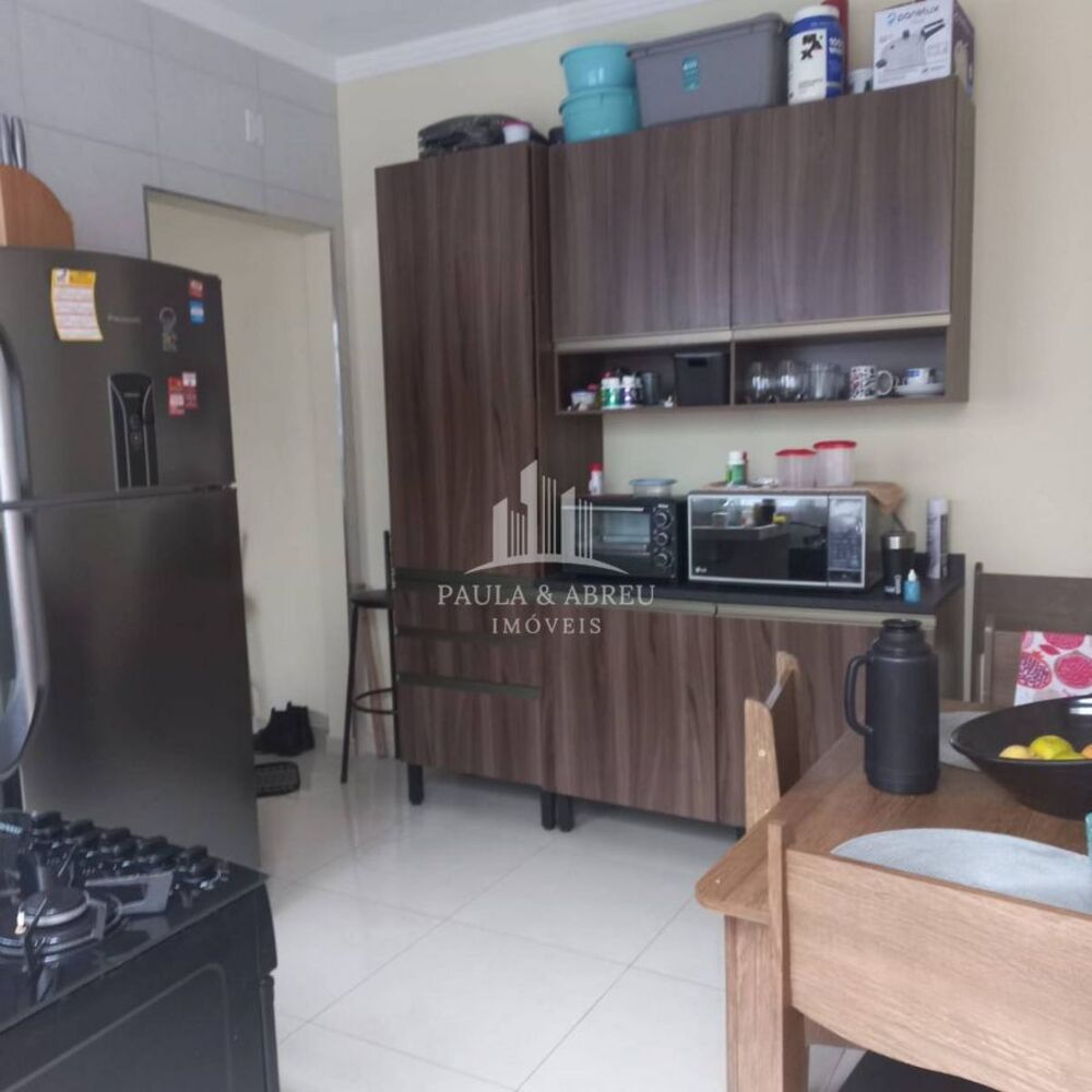 Casa à venda com 2 quartos, 80m² - Foto 1