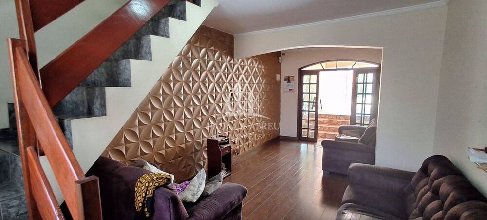 Casa à venda com 2 quartos, 266m² - Foto 1