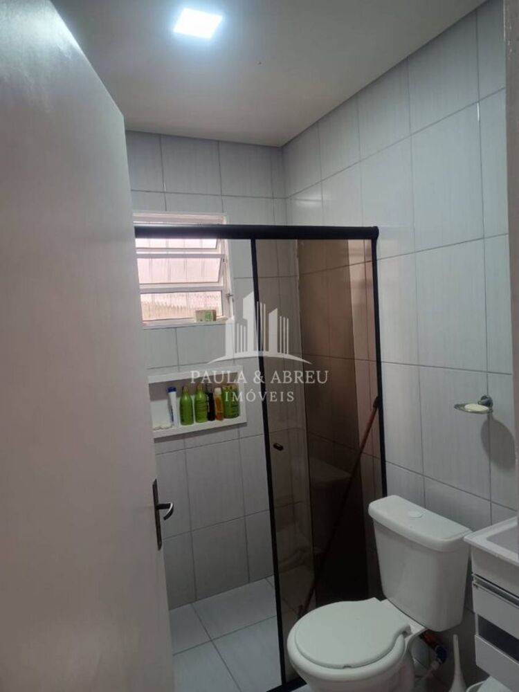 Casa à venda com 2 quartos, 125m² - Foto 2