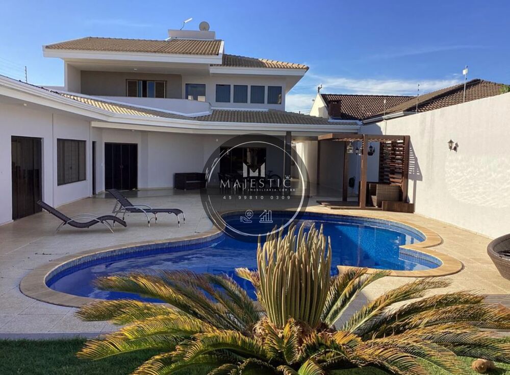 Sobrado à venda com 3 quartos, 376m² - Foto 1