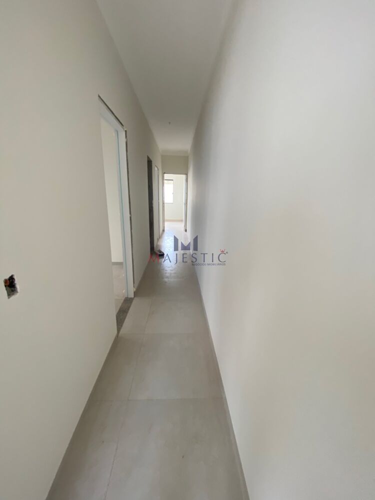 Casa à venda com 2 quartos, 71m² - Foto 3