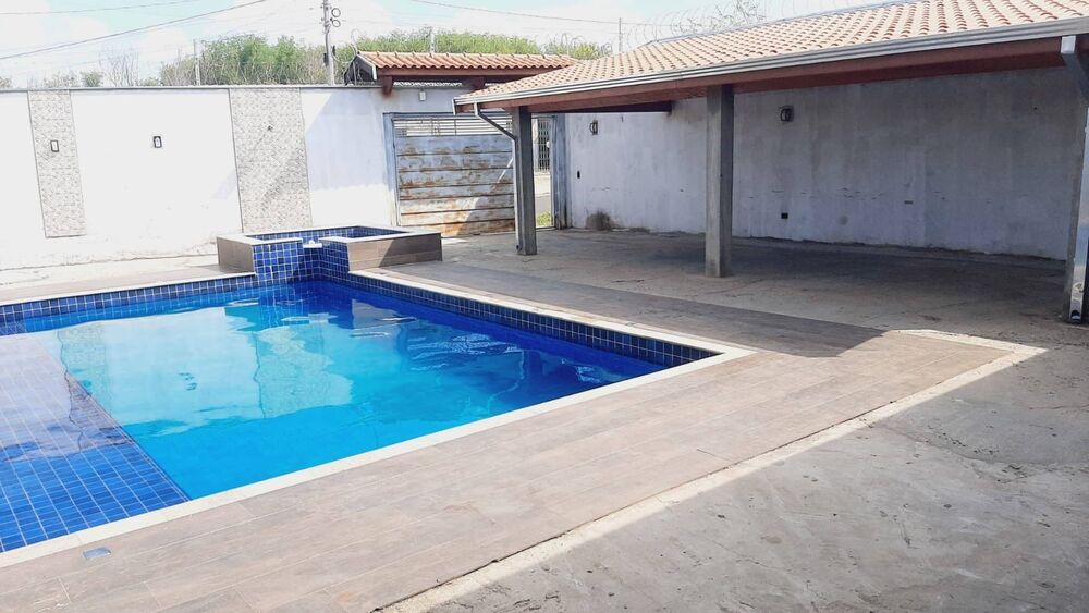 Casa à venda com 2 quartos, 80m² - Foto 1