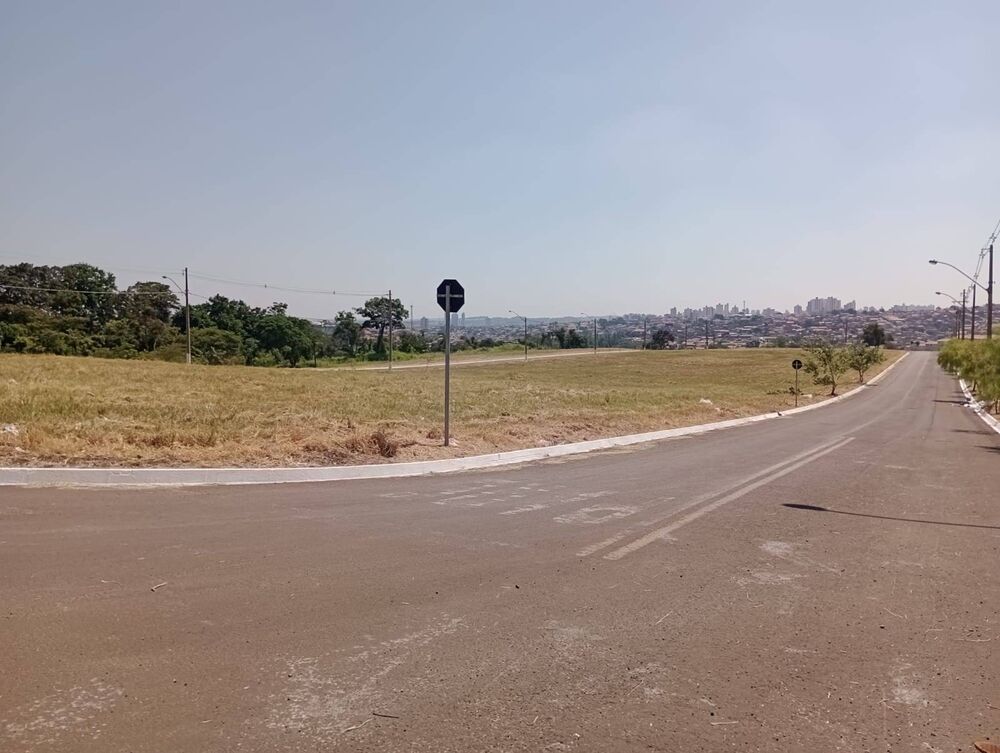Terreno à venda, 200m² - Foto 1
