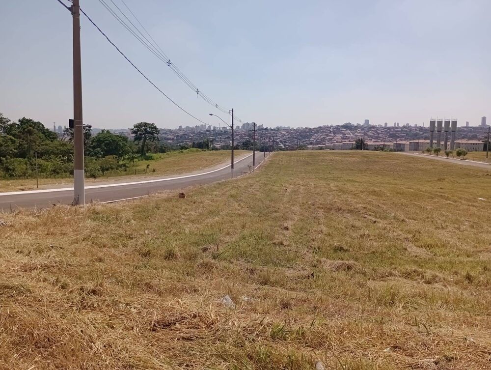 Terreno à venda, 200m² - Foto 1