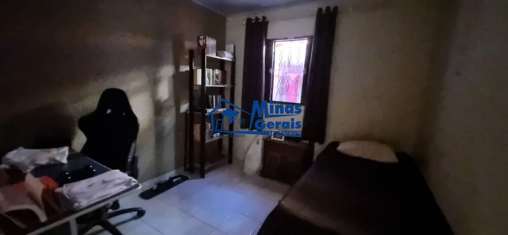 Casa à venda com 4 quartos, 80m² - Foto 11