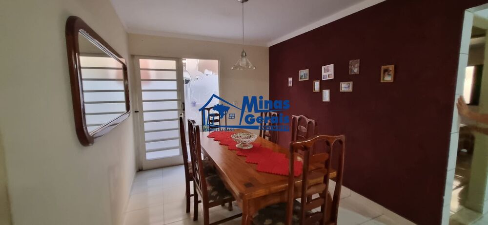 Casa à venda com 4 quartos, 80m² - Foto 6