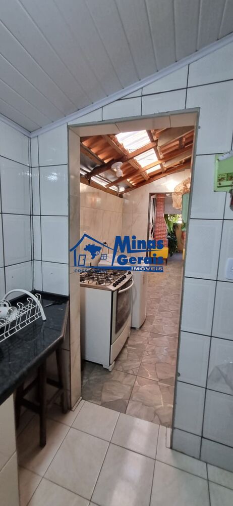 Casa à venda com 4 quartos, 80m² - Foto 14