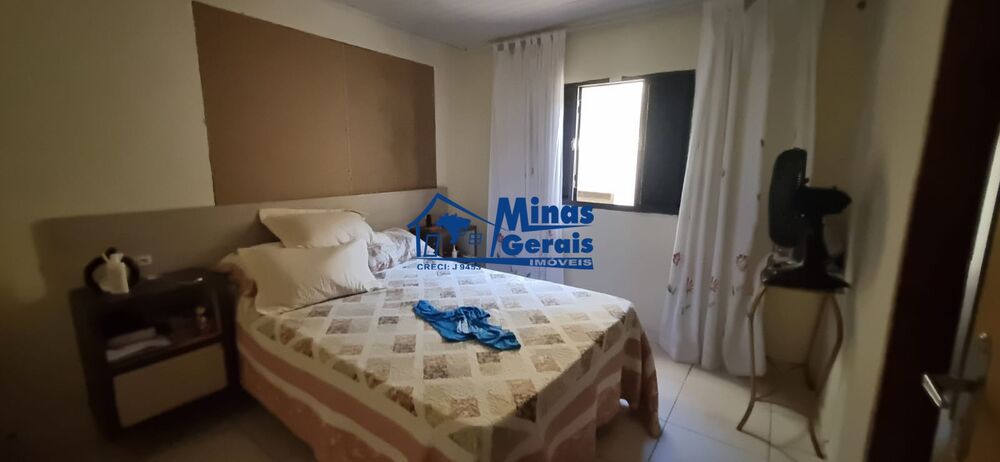 Casa à venda com 4 quartos, 80m² - Foto 9