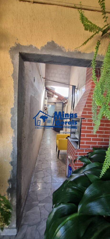 Casa à venda com 4 quartos, 80m² - Foto 4