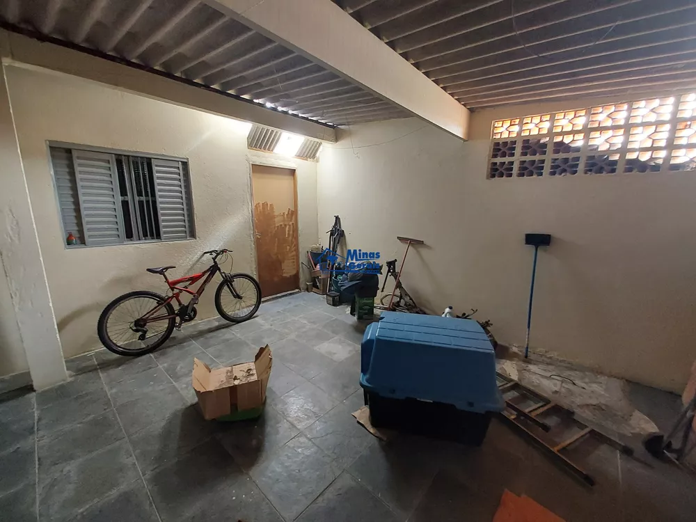 Casa à venda com 2 quartos, 140m² - Foto 2