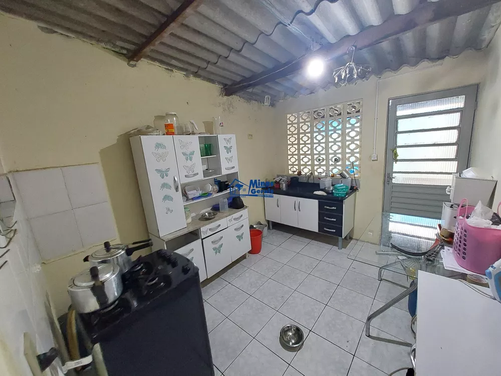 Casa à venda com 2 quartos, 140m² - Foto 1