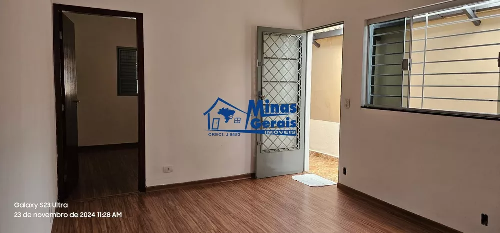 Casa à venda com 2 quartos, 200m² - Foto 8