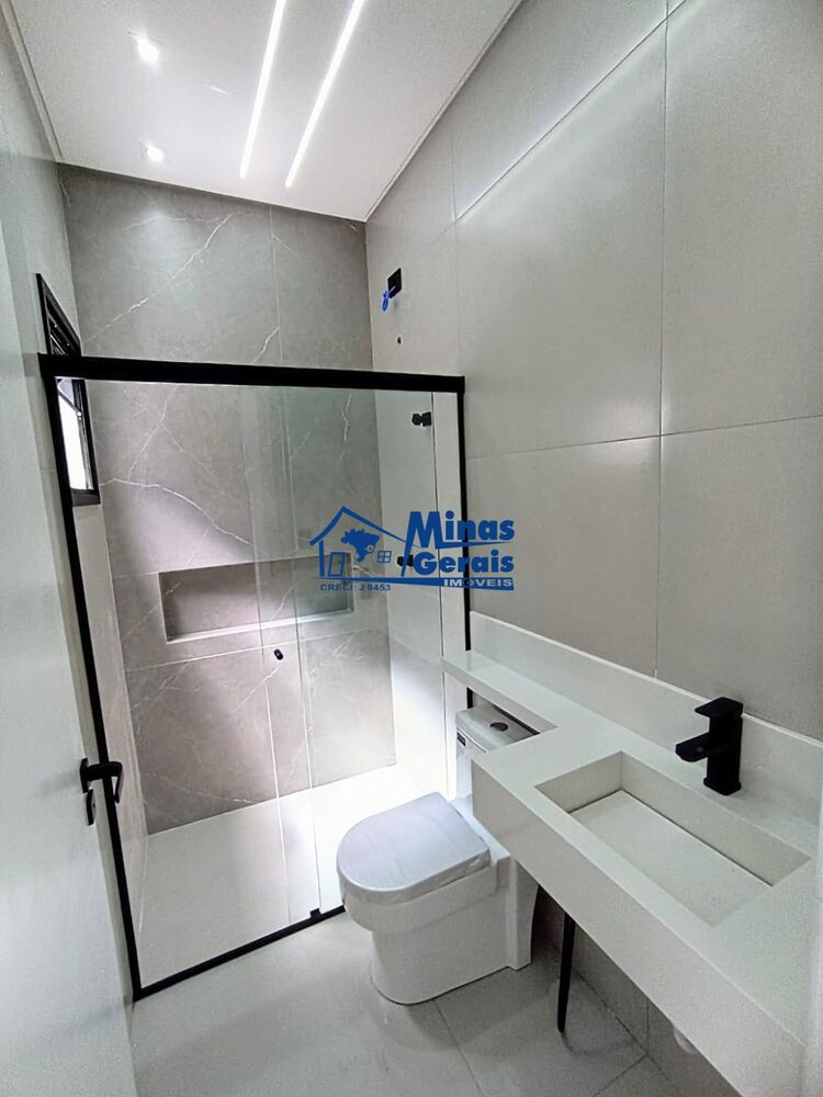 Casa à venda com 3 quartos, 87m² - Foto 2