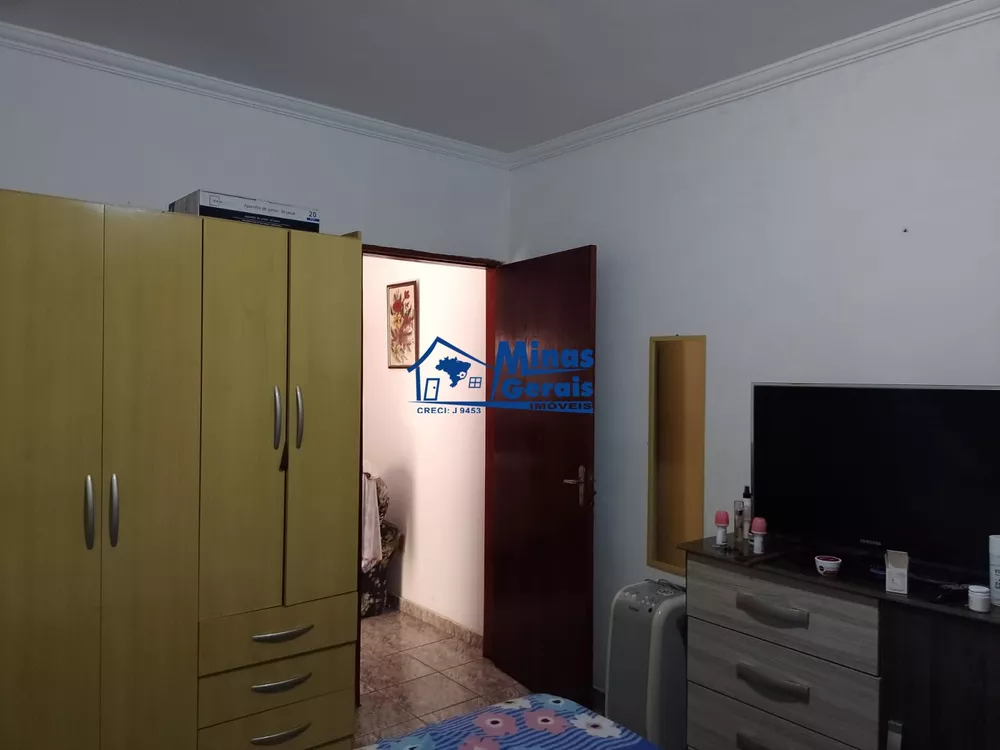 Casa à venda com 2 quartos, 125m² - Foto 3