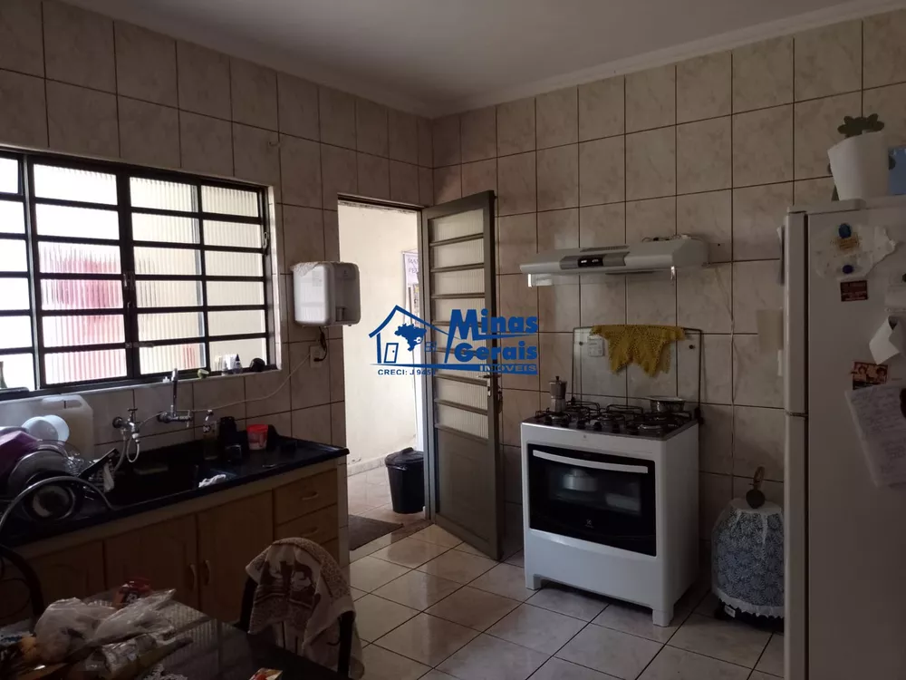 Casa à venda com 2 quartos, 125m² - Foto 7