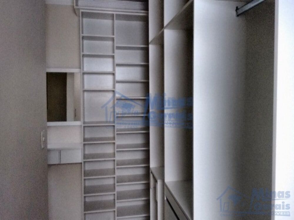 Casa à venda com 2 quartos, 140m² - Foto 6
