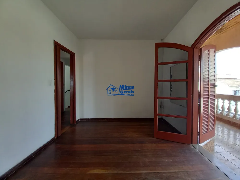 Casa, 4 quartos, 156 m² - Foto 1