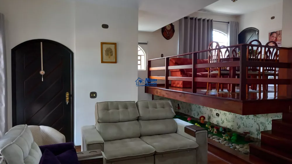 Casa à venda com 3 quartos, 800m² - Foto 6