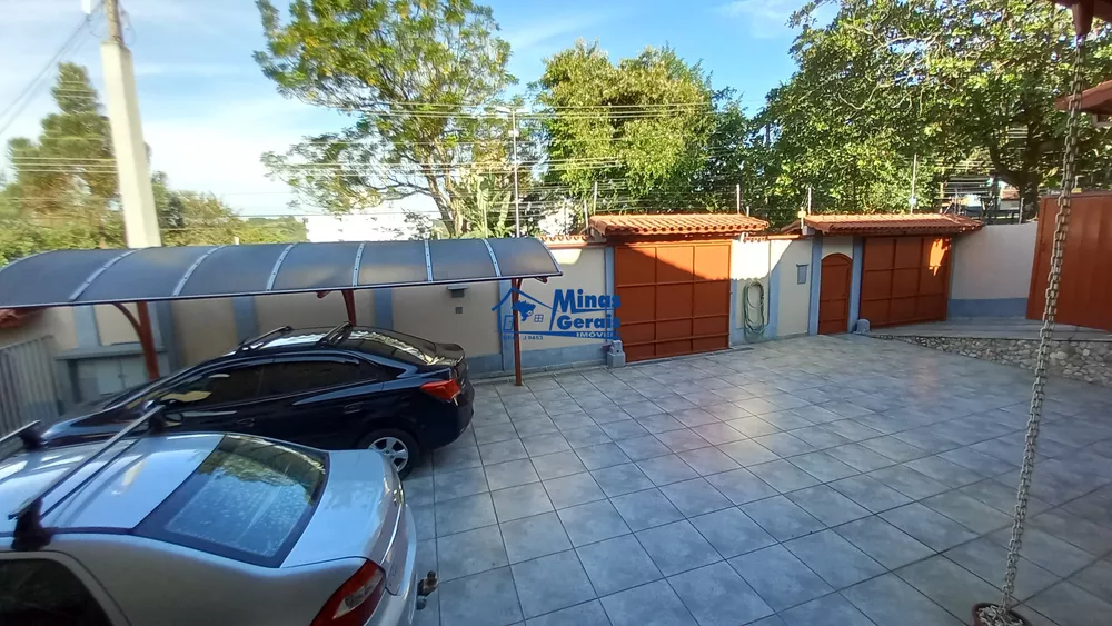 Casa à venda com 3 quartos, 800m² - Foto 4