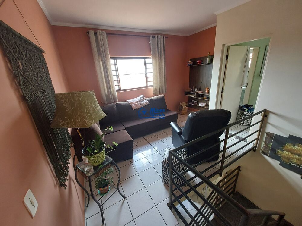Casa à venda com 3 quartos, 153m² - Foto 3