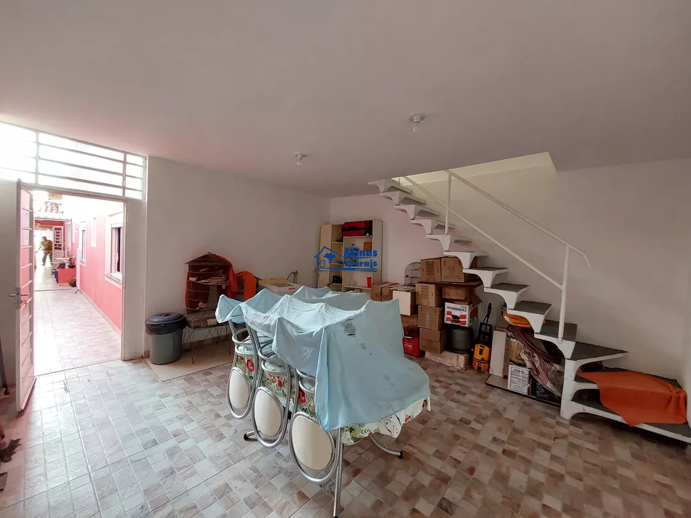 Casa à venda com 3 quartos, 90m² - Foto 4