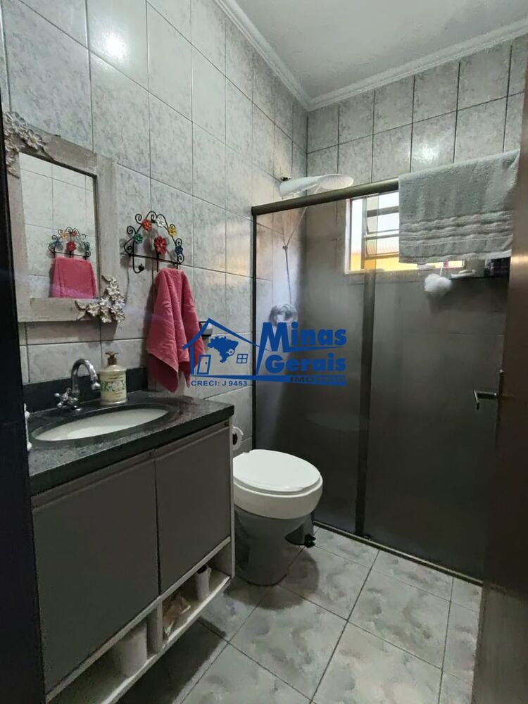 Casa à venda com 2 quartos, 59m² - Foto 2