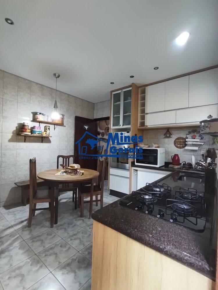 Casa à venda com 2 quartos, 59m² - Foto 5
