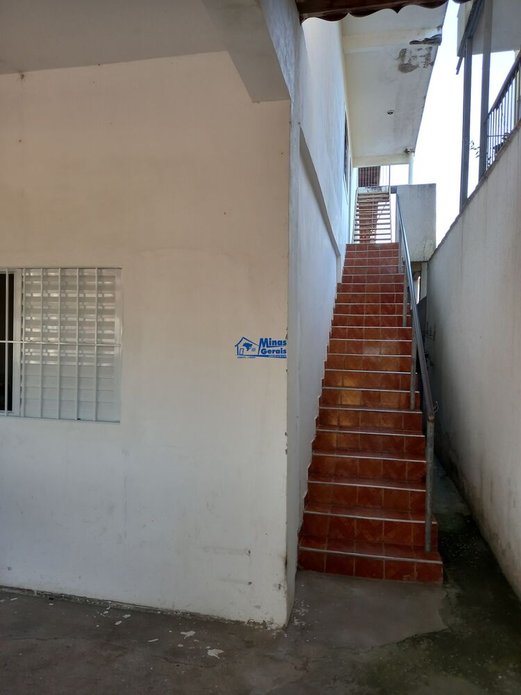 Casa para alugar com 3 quartos, 130m² - Foto 2