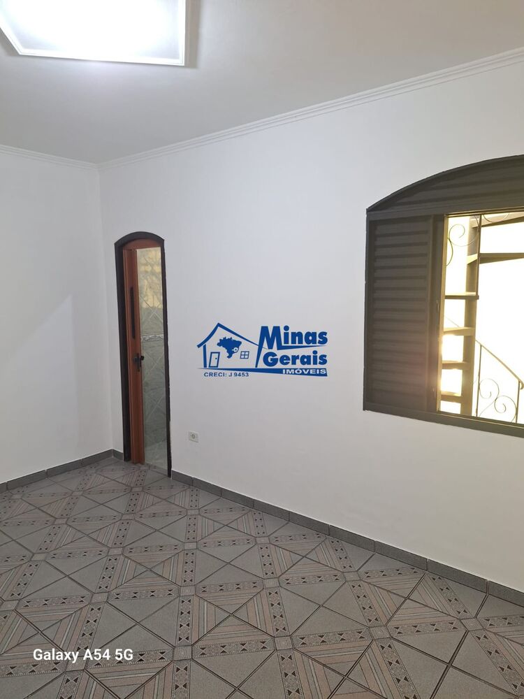Casa à venda com 3 quartos, 94m² - Foto 11