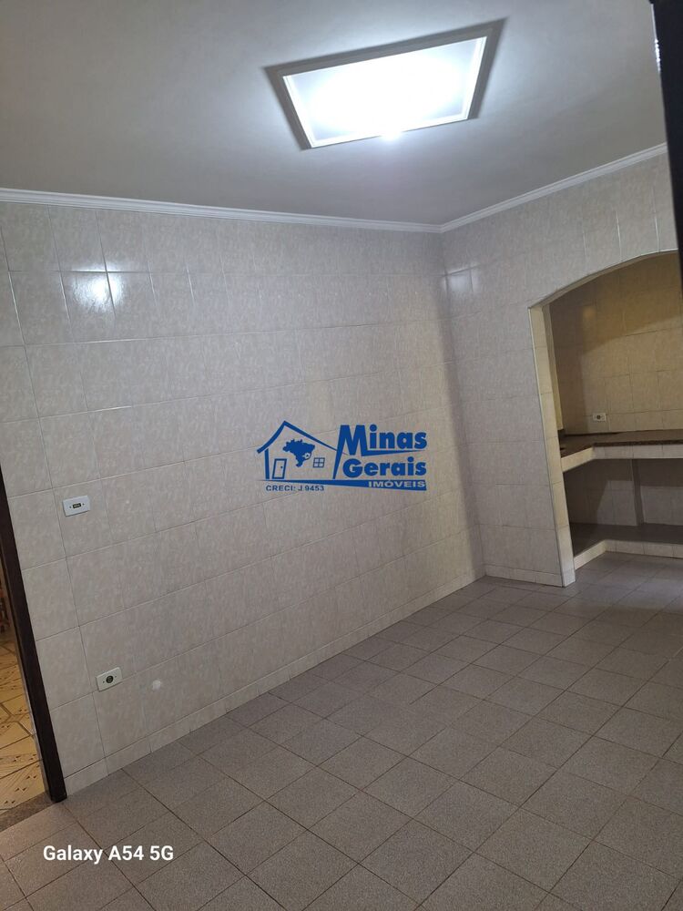 Casa à venda com 3 quartos, 94m² - Foto 5