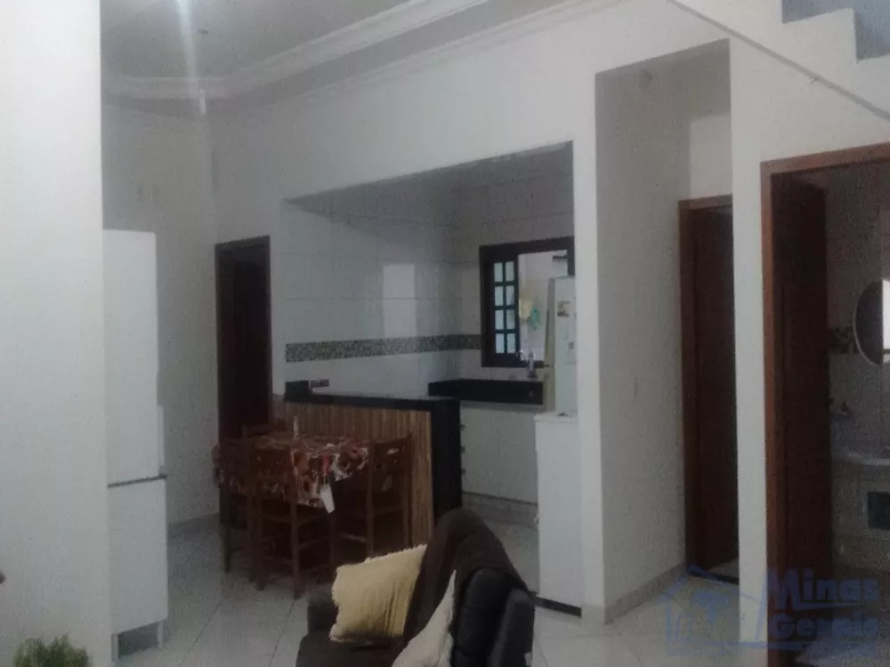 Casa à venda com 4 quartos, 290m² - Foto 12