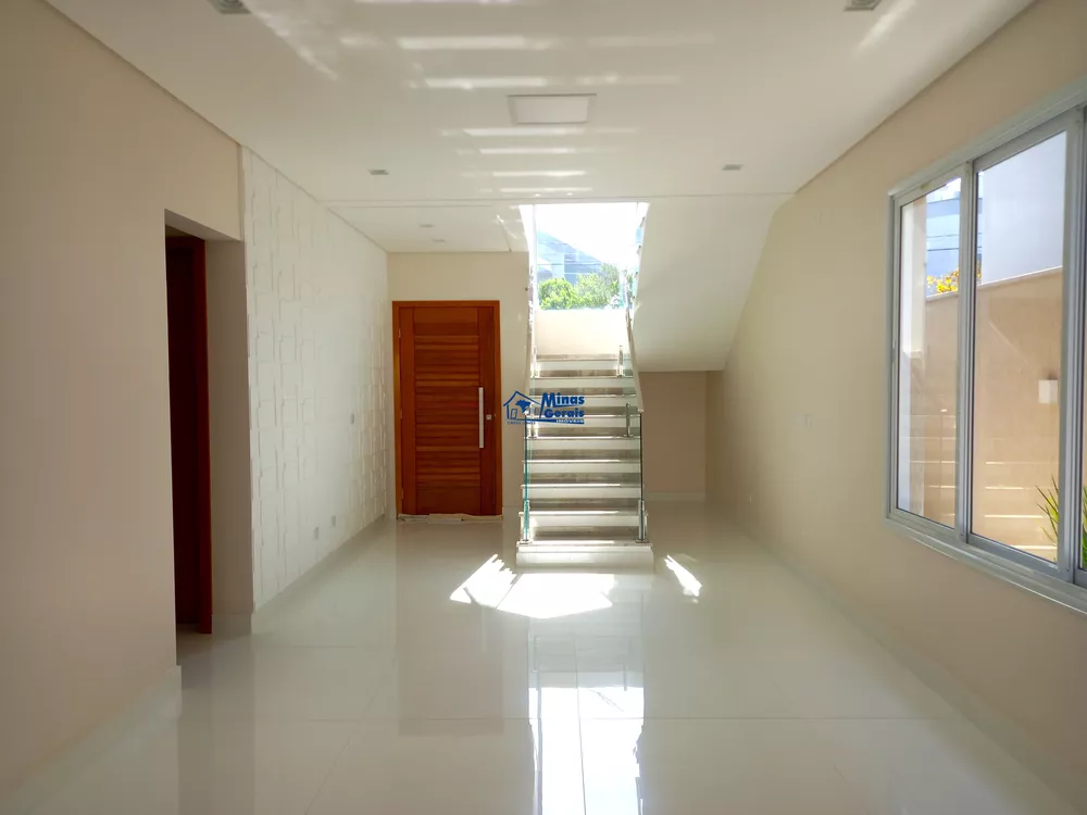 Casa de Condomínio à venda com 3 quartos, 241m² - Foto 5