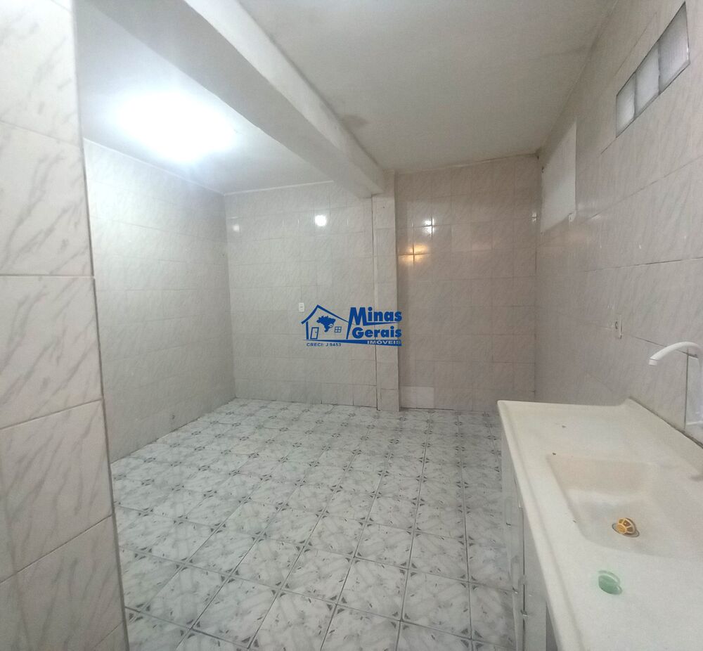 Casa à venda com 4 quartos, 142m² - Foto 4