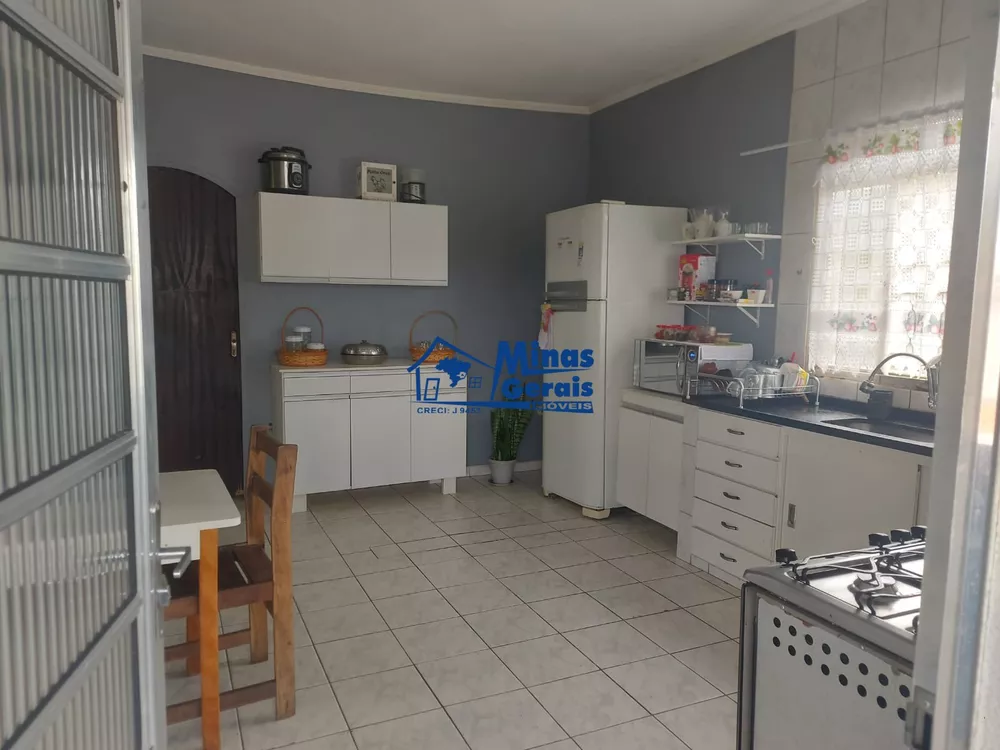 Casa à venda com 2 quartos, 120m² - Foto 4