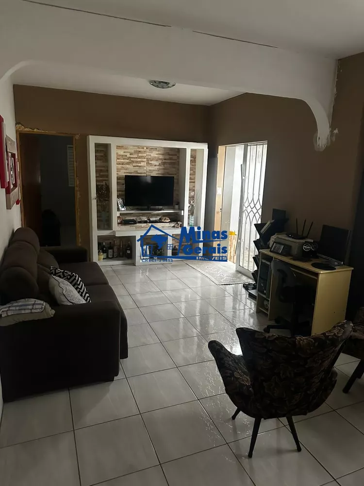 Casa à venda com 3 quartos, 169m² - Foto 3