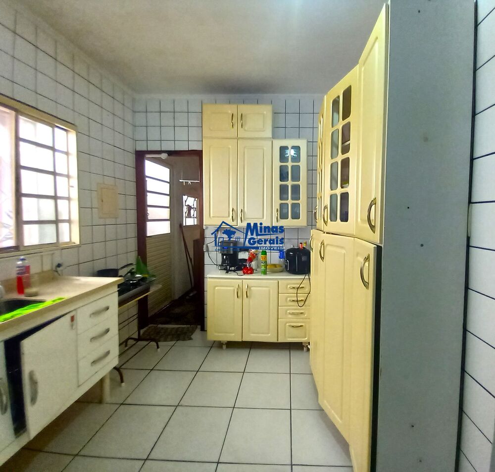 Casa à venda com 2 quartos, 58m² - Foto 4