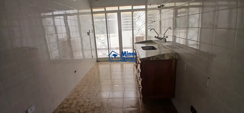 Casa, 3 quartos, 230 m² - Foto 3