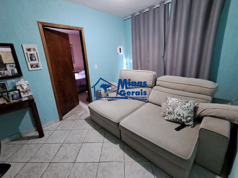Casa à venda com 3 quartos, 140m² - Foto 1