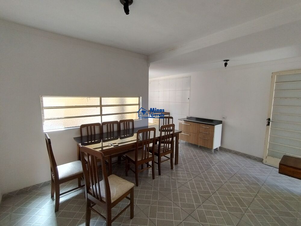 Casa à venda com 3 quartos, 75m² - Foto 4