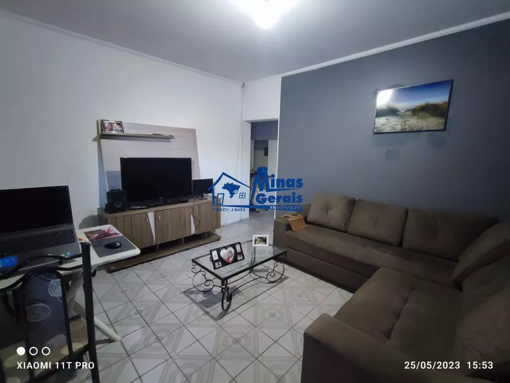 Casa à venda com 3 quartos, 92m² - Foto 1