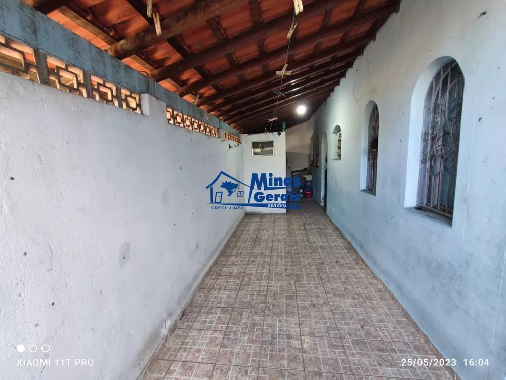 Casa à venda com 3 quartos, 92m² - Foto 2